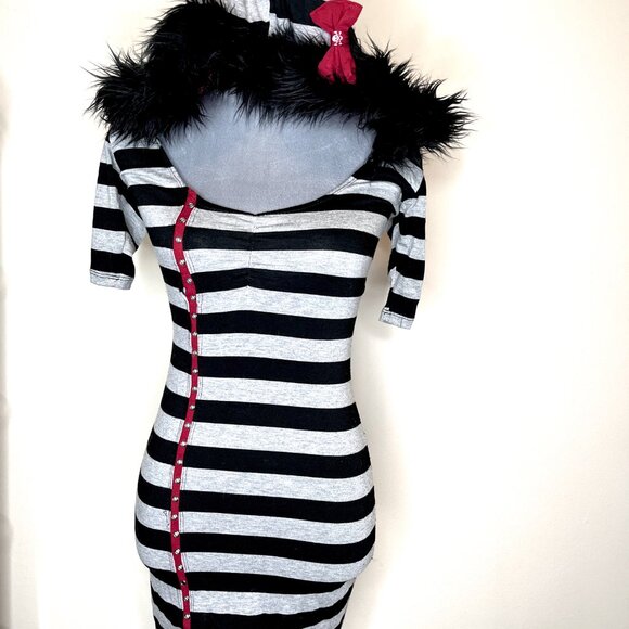 Shrinkle Fur Skull Hoodie Dress Small Black Gray Striped Studded y2k Punk Goth - Picture 3 of 14